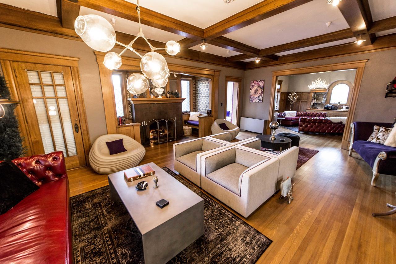 Hostal Ember DEN
